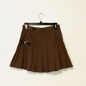 Brown Pleated Mini Skirt with Faux Leather Buckles (brand: Hesperus)